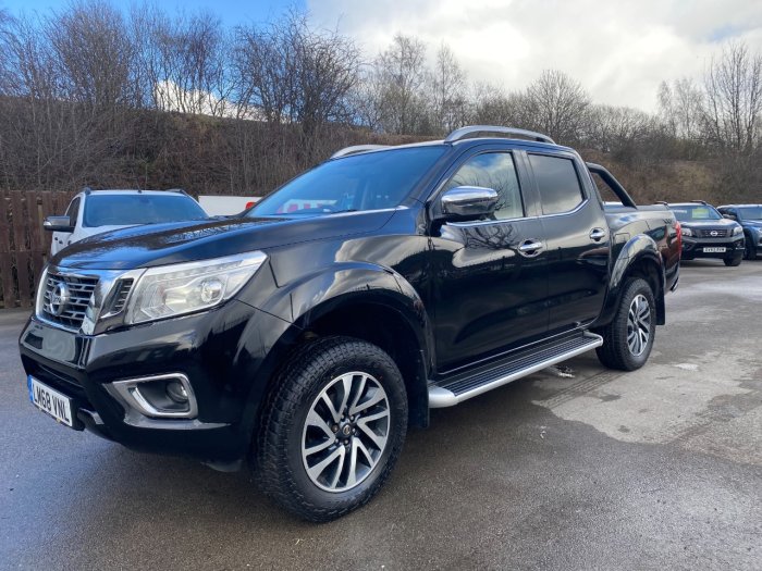 Nissan Navara Double Cab Pick Up Tekna 2.3dCi 190 4WD Auto Pick Up Diesel Black