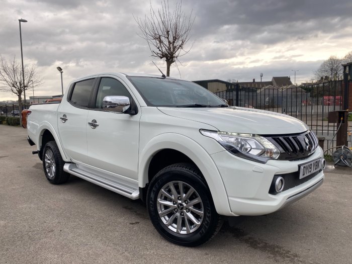 Mitsubishi L200 2.4 Double Cab DI-D 178 Barbarian 4WD Auto Pick Up Diesel White