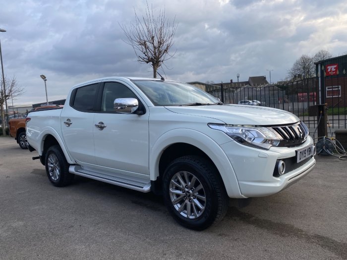 Mitsubishi L200 2.4 Double Cab DI-D 178 Barbarian 4WD Auto Pick Up Diesel White