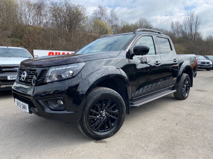 Nissan Navara Double Cab Pick Up N-Guard 2.3dCi 190 4WD Auto Pick Up Diesel Black