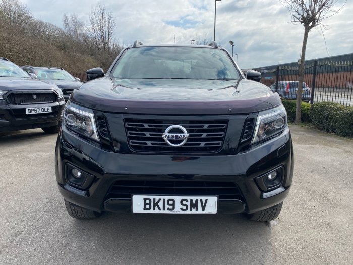 Nissan Navara Double Cab Pick Up N-Guard 2.3dCi 190 4WD Auto Pick Up Diesel Black