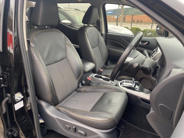 Nissan Navara Double Cab Pick Up N-Guard 2.3dCi 190 4WD Auto Pick Up Diesel Black