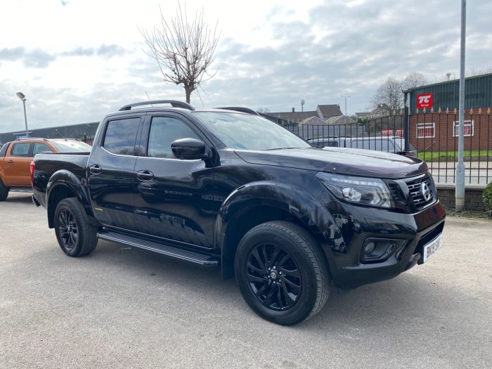 Nissan Navara Double Cab Pick Up N-Guard 2.3dCi 190 4WD Auto Pick Up Diesel Black