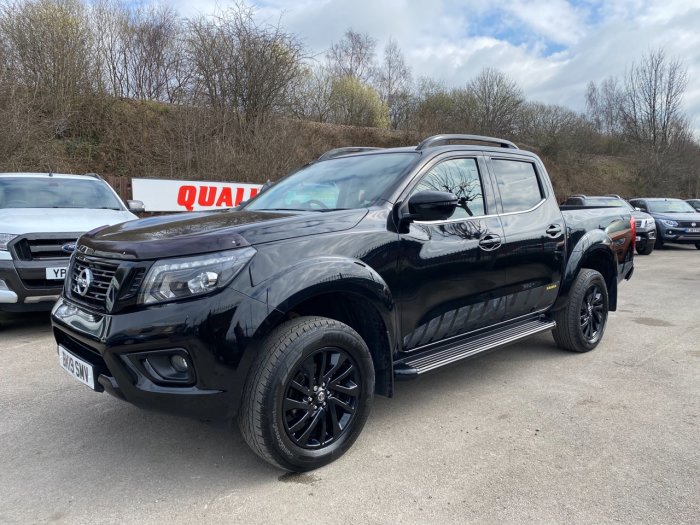 Nissan Navara Double Cab Pick Up N-Guard 2.3dCi 190 4WD Auto Pick Up Diesel Black