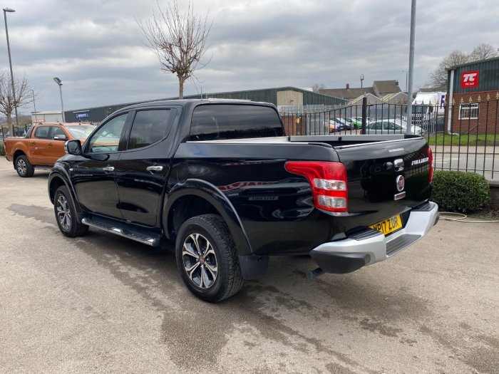 Fiat Fullback 2.4 180hp LX Double Cab Pick Up Pick Up Diesel Black