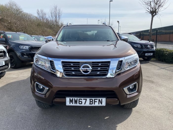 Nissan Navara Double Cab Pick Up Tekna 2.3dCi 190 4WD Auto Pick Up Diesel Bronze