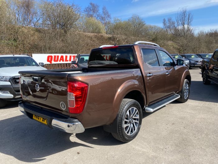 Nissan Navara Double Cab Pick Up Tekna 2.3dCi 190 4WD Auto Pick Up Diesel Bronze