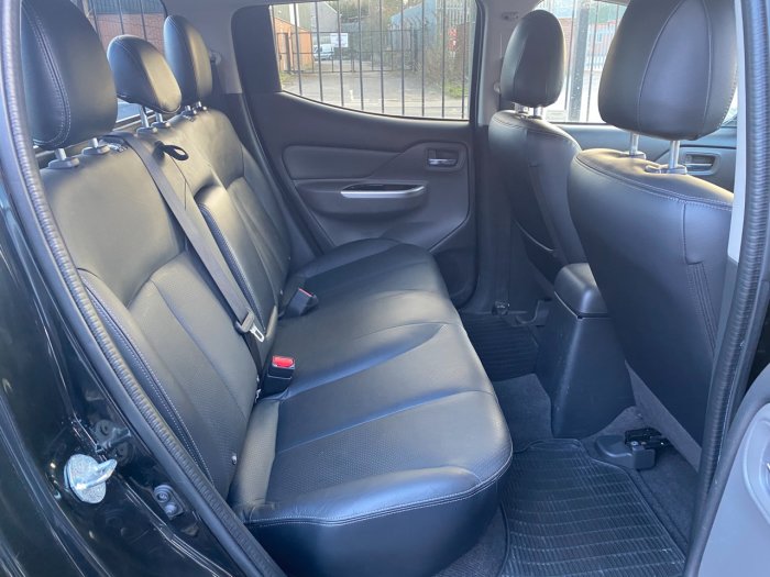 Fiat Fullback 2.4 180hp LX Double Cab Pick Up Pick Up Diesel Black