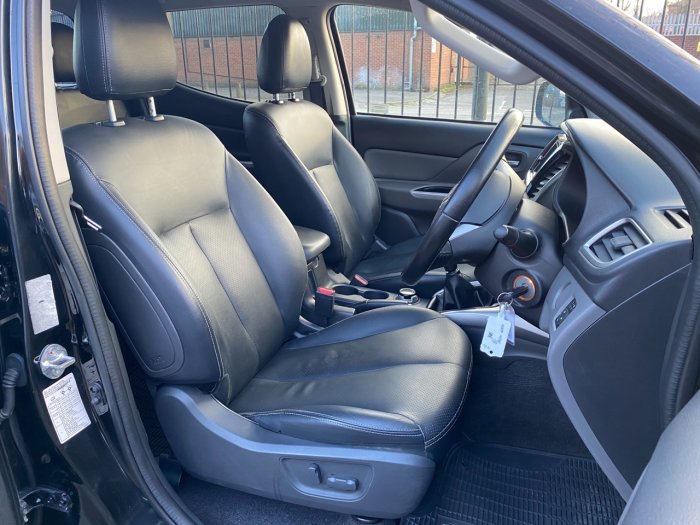 Fiat Fullback 2.4 180hp LX Double Cab Pick Up Pick Up Diesel Black