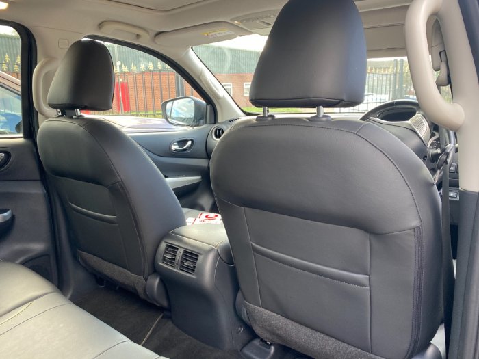 Nissan Navara Double Cab Pick Up N-Guard 2.3dCi 190 4WD Auto Pick Up Diesel Black
