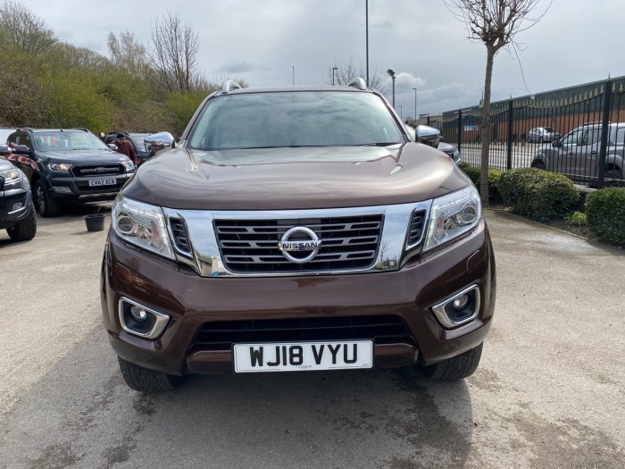 Nissan Navara Double Cab Pick Up Tekna 2.3dCi 190 4WD Auto Pick Up Diesel Bronze