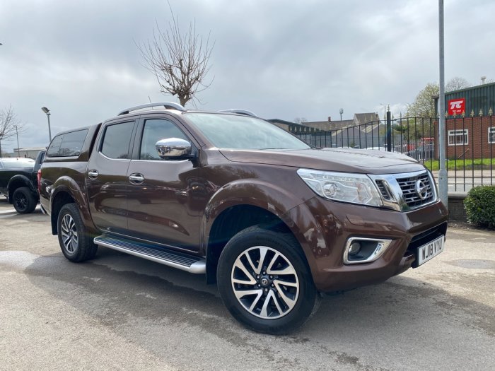 Nissan Navara Double Cab Pick Up Tekna 2.3dCi 190 4WD Auto Pick Up Diesel Bronze