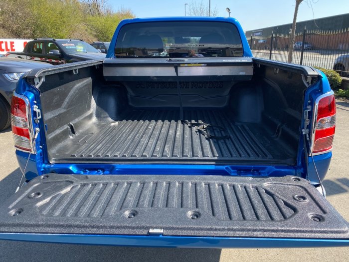 Mitsubishi L200 2.4 Double Cab DI-D 178 Barbarian 4WD Auto Pick Up Diesel Blue