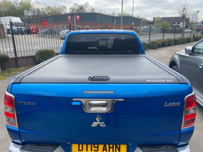 Mitsubishi L200 2.4 Double Cab DI-D 178 Barbarian 4WD Auto Pick Up Diesel Blue