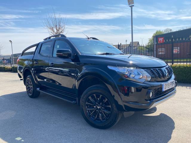 2019 Mitsubishi L200 2.4 Double Cab DI-D 181 Barbarian Black 4WD