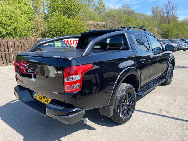 2019 Mitsubishi L200 2.4 Double Cab DI-D 181 Barbarian Black 4WD