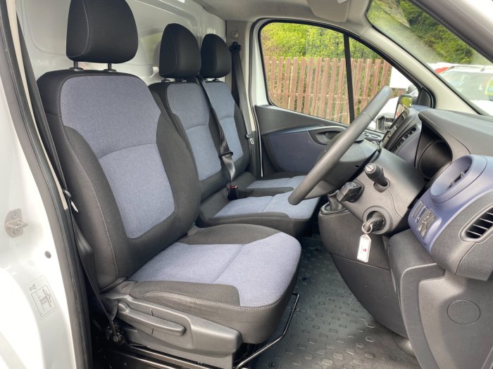 Vauxhall Vivaro 2700 1.6CDTI 95PS H1 Van Panel Van Diesel White