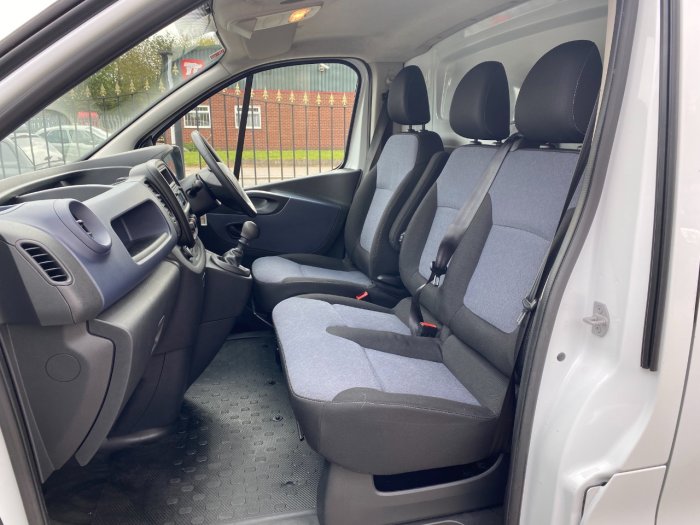 Vauxhall Vivaro 2700 1.6CDTI 95PS H1 Van Panel Van Diesel White