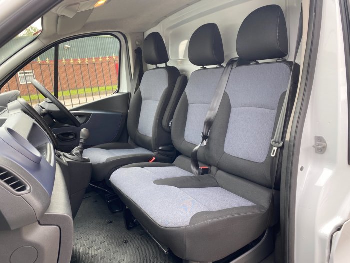 Vauxhall Vivaro 2700 1.6CDTI 95PS H1 Van Panel Van Diesel White