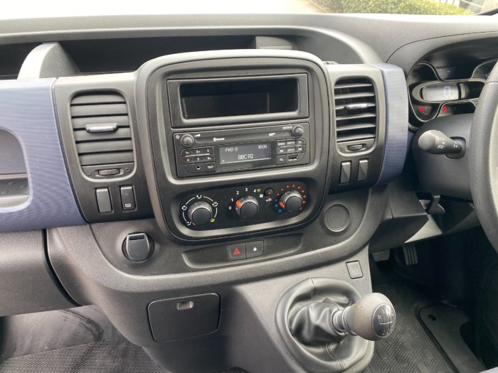 Vauxhall Vivaro 2700 1.6CDTI 95PS H1 Van Panel Van Diesel White