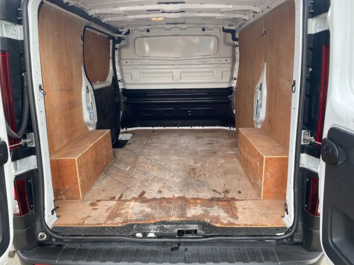 Vauxhall Vivaro 2700 1.6CDTI 95PS H1 Van Panel Van Diesel White