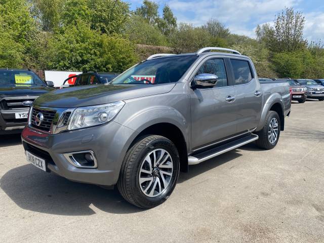 Nissan Navara Double Cab Pick Up Tekna 2.3dCi 190 4WD Auto Pick Up Diesel Grey