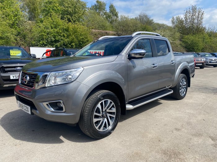 Nissan Navara Double Cab Pick Up Tekna 2.3dCi 190 4WD Auto Pick Up Diesel Grey