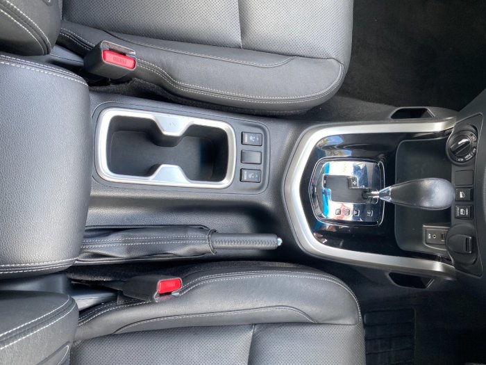 Nissan Navara Double Cab Pick Up Tekna 2.3dCi 190 4WD Auto Pick Up Diesel Grey