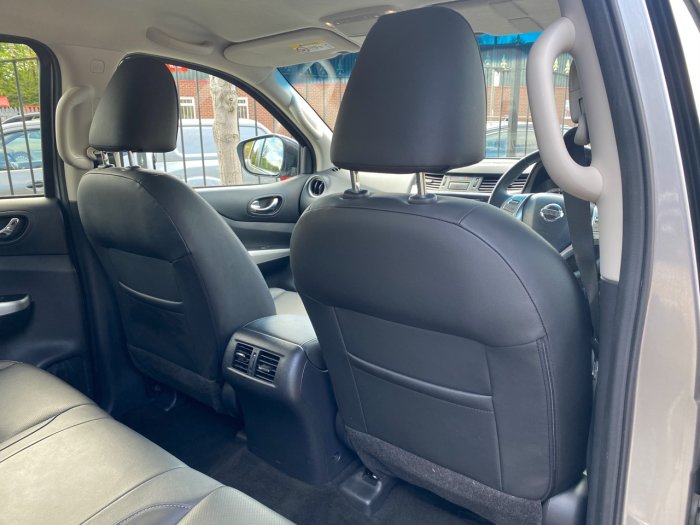 Nissan Navara Double Cab Pick Up Tekna 2.3dCi 190 4WD Auto Pick Up Diesel Grey
