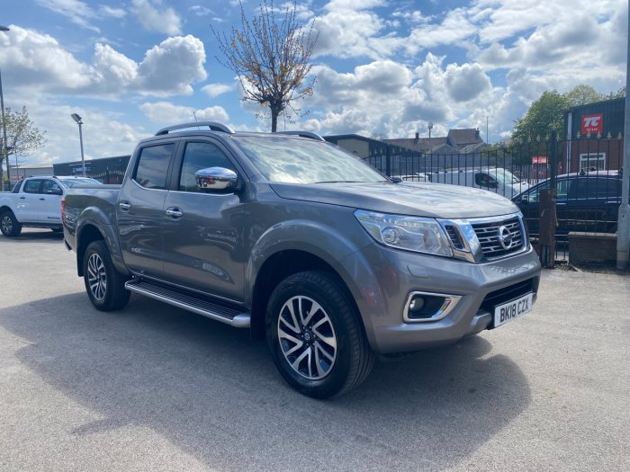 Nissan Navara Double Cab Pick Up Tekna 2.3dCi 190 4WD Auto Pick Up Diesel Grey