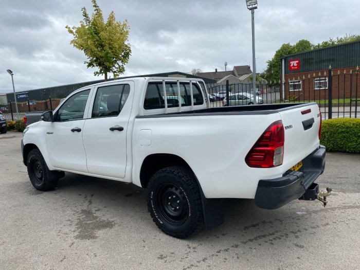 Toyota Hilux Active D/Cab Pick Up 2.4 D-4D Pick Up Diesel White