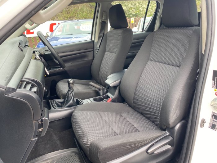 Toyota Hilux Active D/Cab Pick Up 2.4 D-4D Pick Up Diesel White