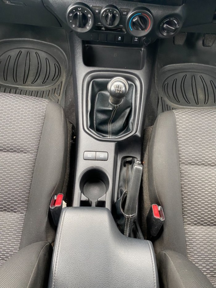 Toyota Hilux Active D/Cab Pick Up 2.4 D-4D Pick Up Diesel White