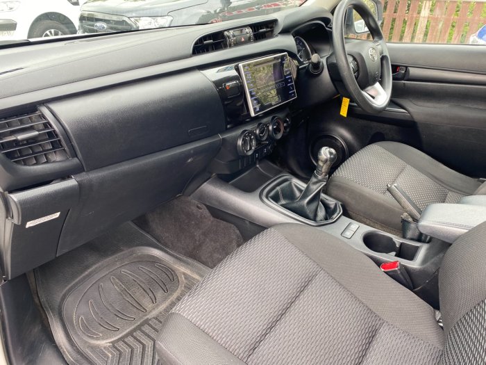 Toyota Hilux Active D/Cab Pick Up 2.4 D-4D Pick Up Diesel White