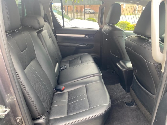 Toyota Hilux Invincible X D/Cab Pick Up 2.4 D-4D Auto Pick Up Diesel Grey