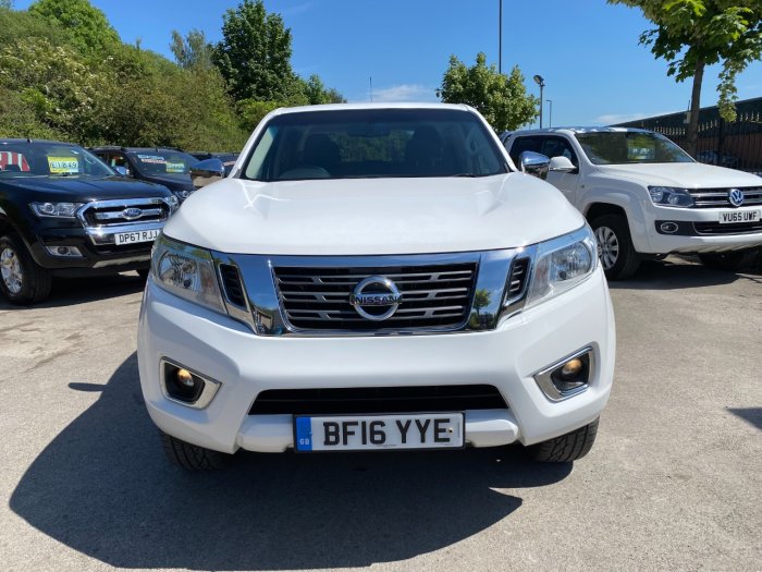 Nissan Navara Double Cab Pick Up N-Connecta 2.3dCi 190 4WD Pick Up Diesel White