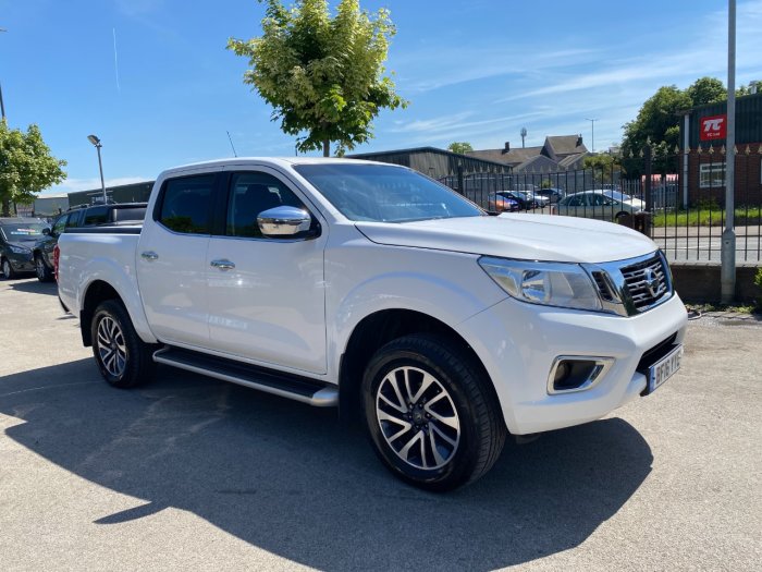 Nissan Navara Double Cab Pick Up N-Connecta 2.3dCi 190 4WD Pick Up Diesel White