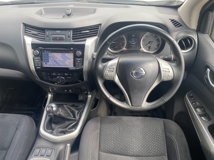 Nissan Navara Double Cab Pick Up N-Connecta 2.3dCi 190 4WD Pick Up Diesel White