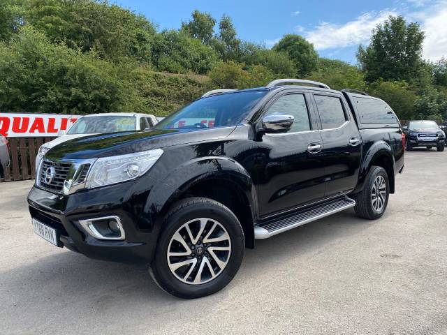 Nissan Navara Double Cab Pick Up Tekna 2.3dCi 190 4WD Auto Pick Up Diesel Black