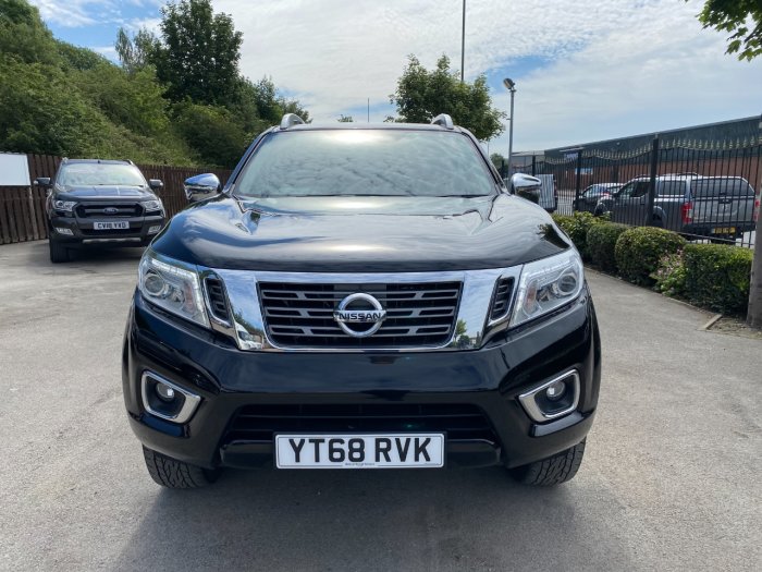 Nissan Navara Double Cab Pick Up Tekna 2.3dCi 190 4WD Auto Pick Up Diesel Black