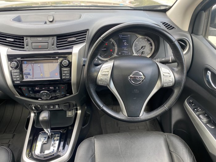 Nissan Navara Double Cab Pick Up Tekna 2.3dCi 190 4WD Auto Pick Up Diesel Black