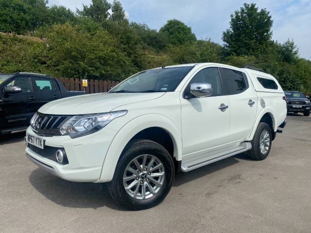 Mitsubishi L200 2.4 Double Cab DI-D 178 Barbarian 4WD Auto Pick Up Diesel White