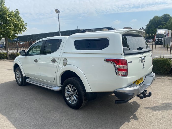 Mitsubishi L200 2.4 Double Cab DI-D 178 Barbarian 4WD Auto Pick Up Diesel White