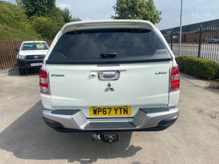 Mitsubishi L200 2.4 Double Cab DI-D 178 Barbarian 4WD Auto Pick Up Diesel White