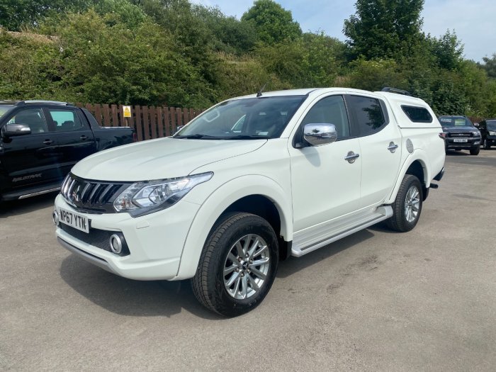 Mitsubishi L200 2.4 Double Cab DI-D 178 Barbarian 4WD Auto Pick Up Diesel White