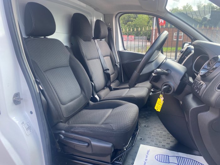 Vauxhall Vivaro 2900 1.6CDTI 120PS Sportive H1 Van Panel Van Diesel White