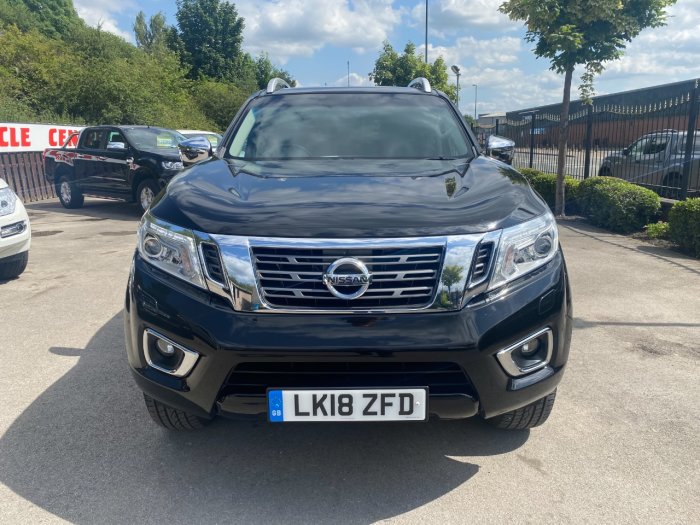 Nissan Navara Double Cab Pick Up Tekna 2.3dCi 190 4WD Auto Pick Up Diesel Black