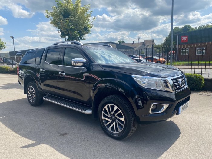 Nissan Navara Double Cab Pick Up Tekna 2.3dCi 190 4WD Auto Pick Up Diesel Black