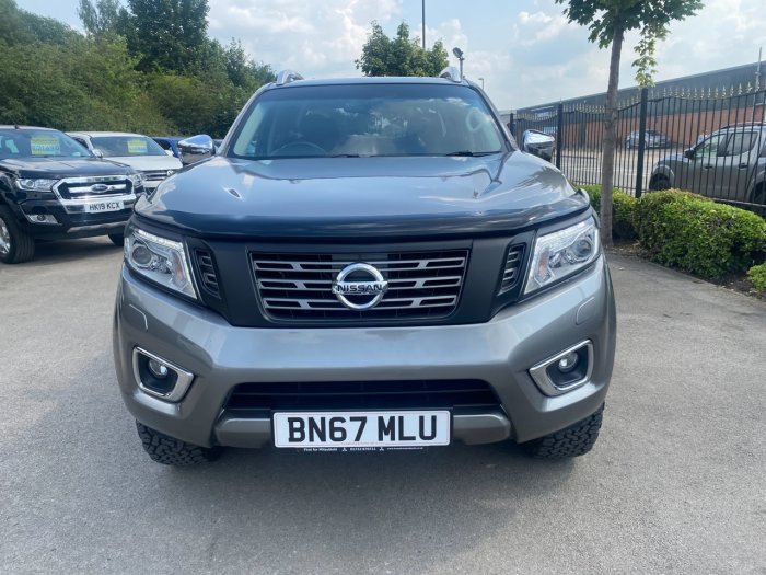 Nissan Navara Double Cab Pick Up Tekna 2.3dCi 190 4WD Auto Pick Up Diesel Grey
