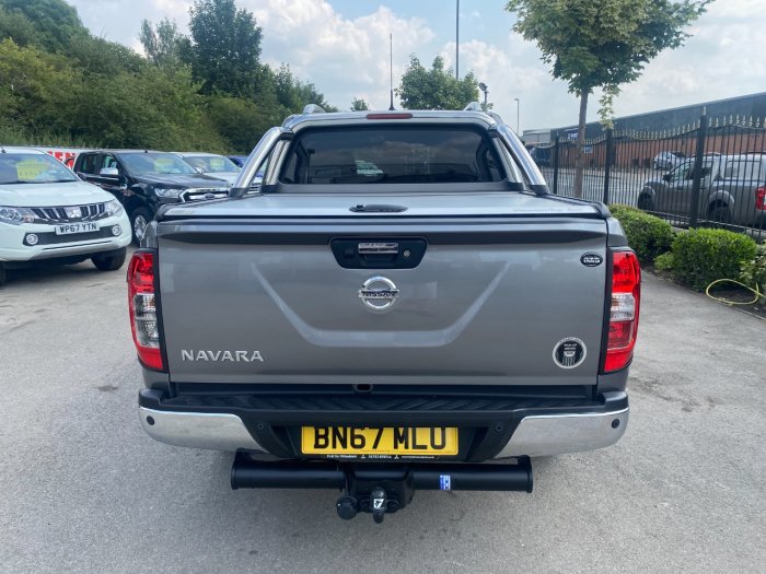 Nissan Navara Double Cab Pick Up Tekna 2.3dCi 190 4WD Auto Pick Up Diesel Grey